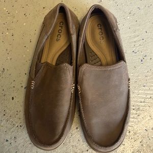 Size medium/ 11 brown Croc shoes.